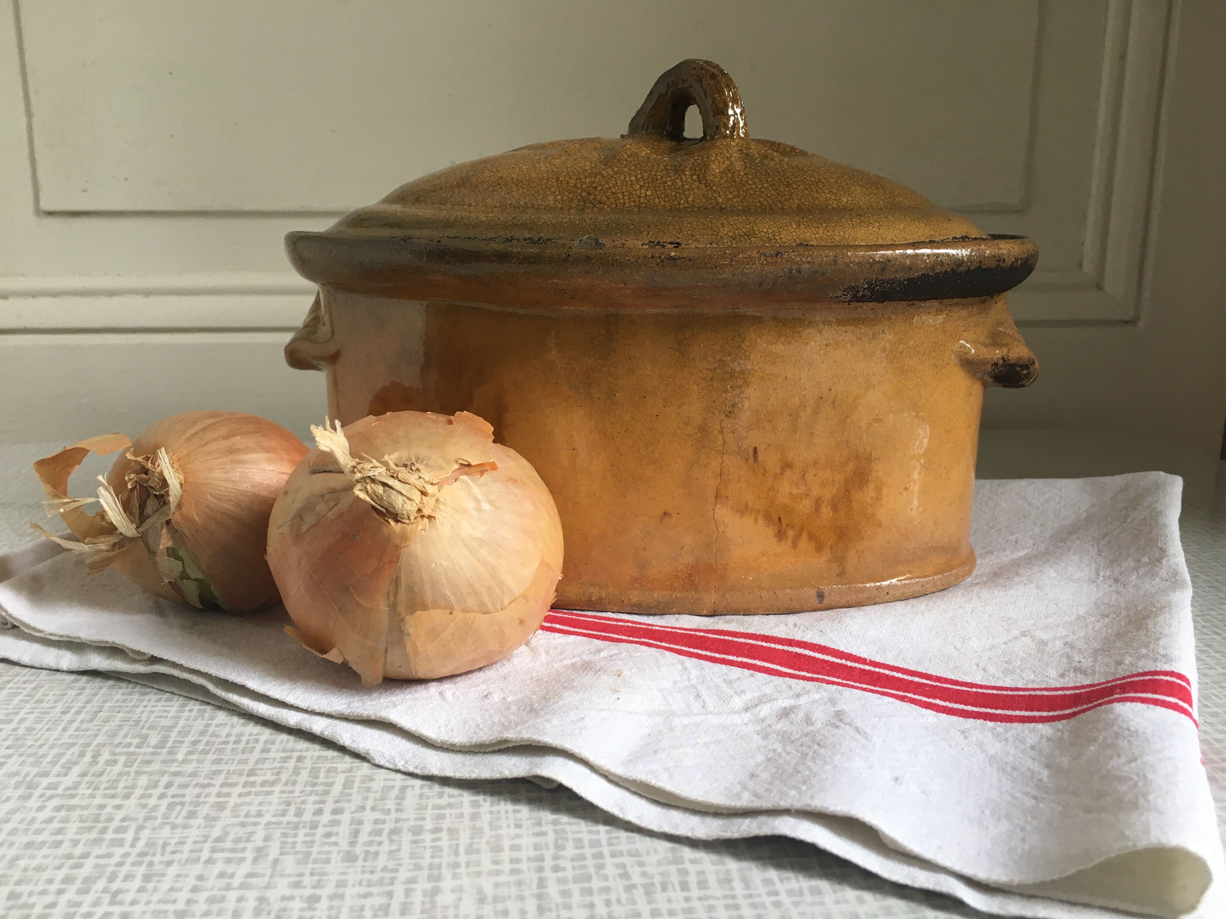 Terrine ancienne ovale en terre cuite émaillée Selency