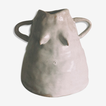 Vase saggy boobs