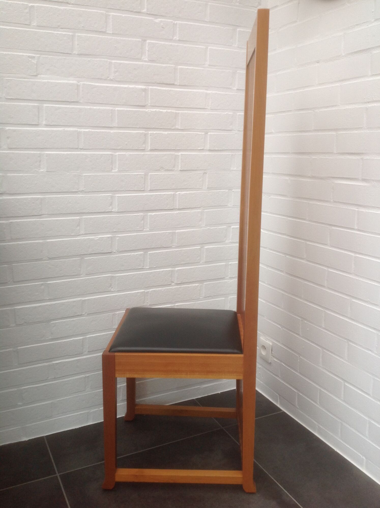 Lot de 4 chaises modèle Robie 1 de Frank Lloyd Wright pour Cassina 1990