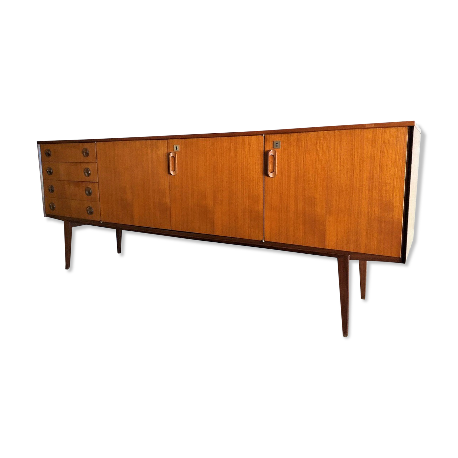 Scandinavian 60s in vintage teak