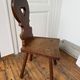3 chaises brutalistes