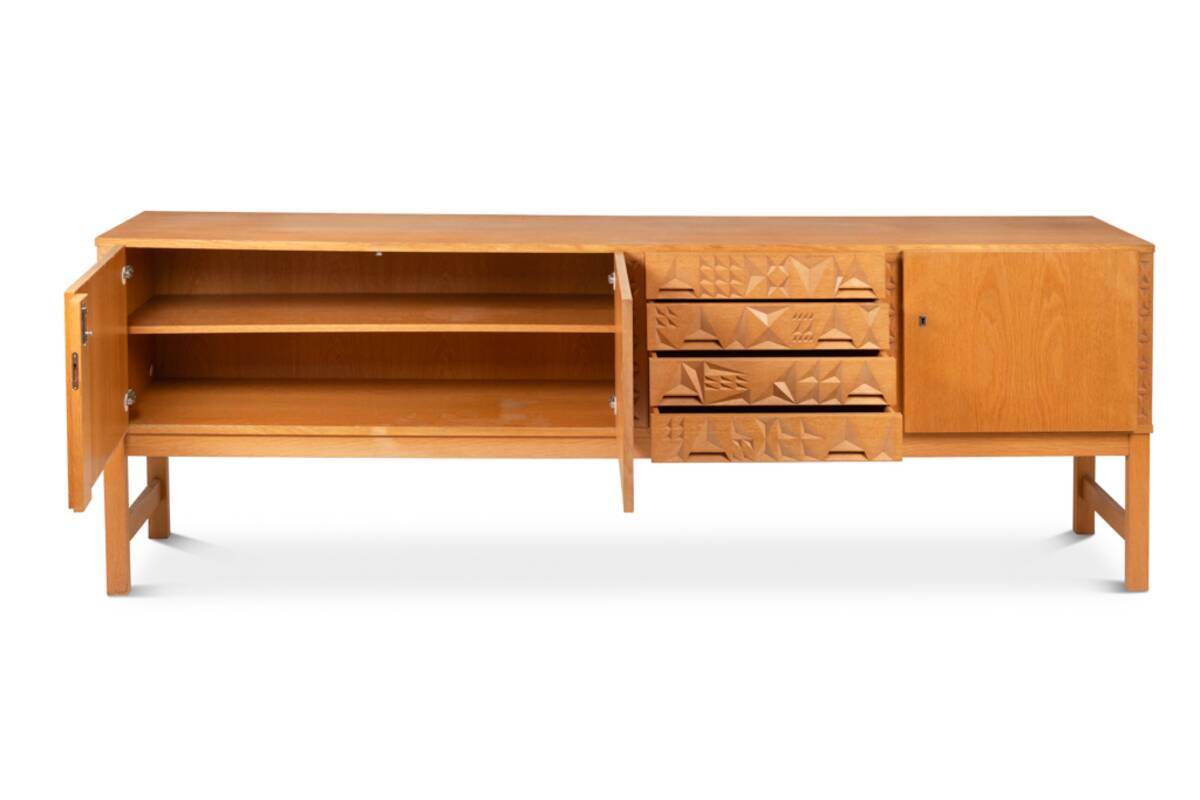 Oak and oak veneer sideboard. 1960s/70s.