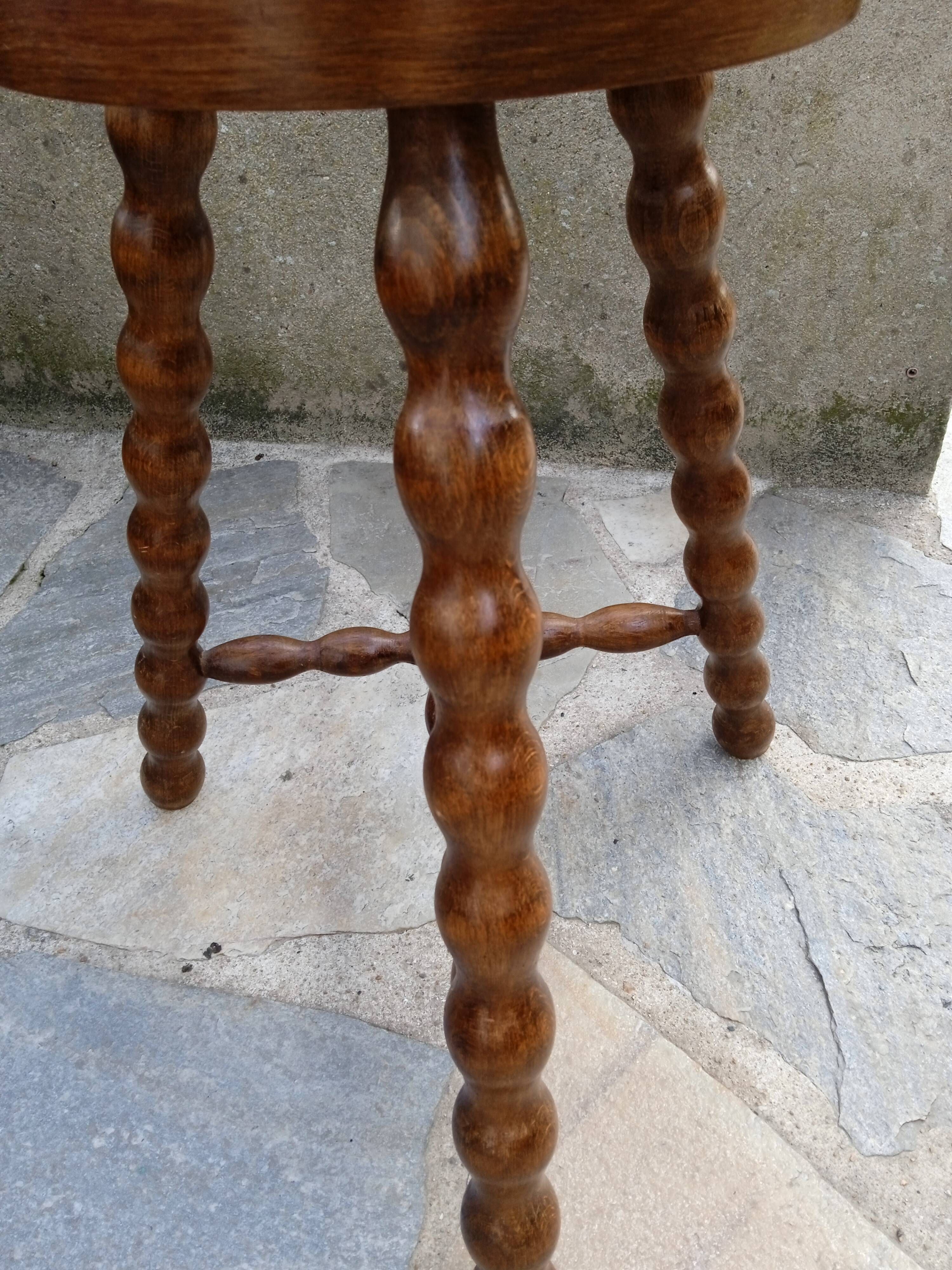 Tabouret tripode
