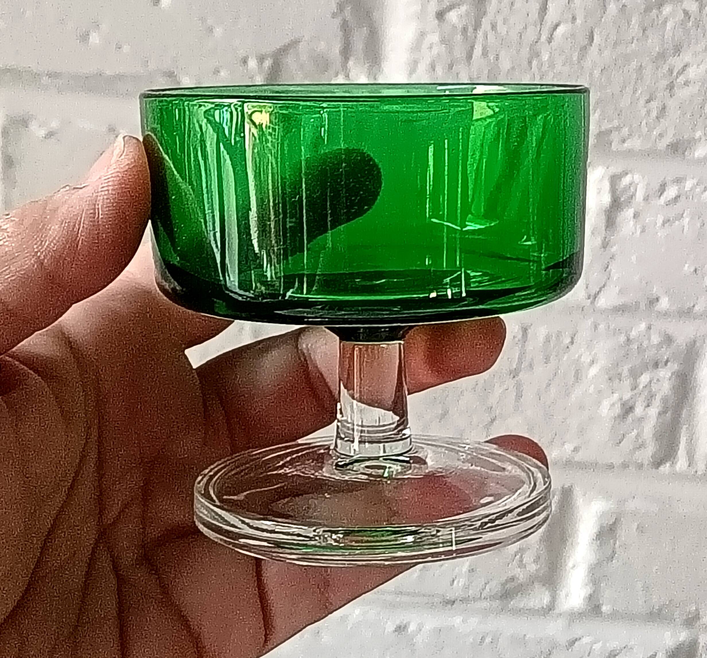 6 stemmed cups in emerald green, Cavalier Luminarc France