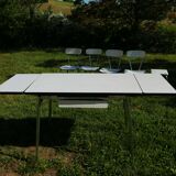Dining table and chairs in formica white whole