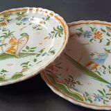 2 assiettes en faïence Decor Grotesque Moustiers