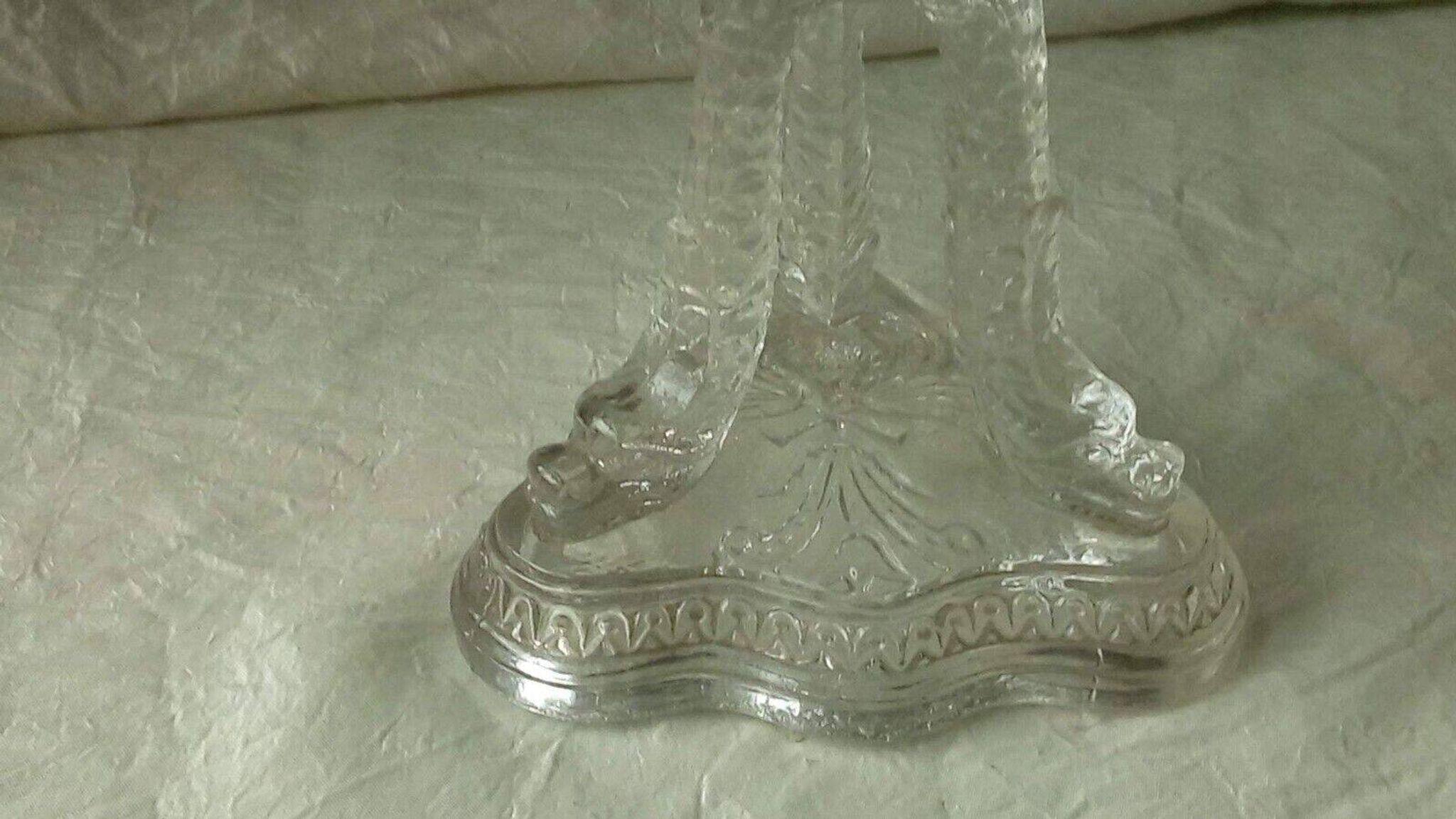 Crystal cut bowl on a fish head foot, late 19th century.