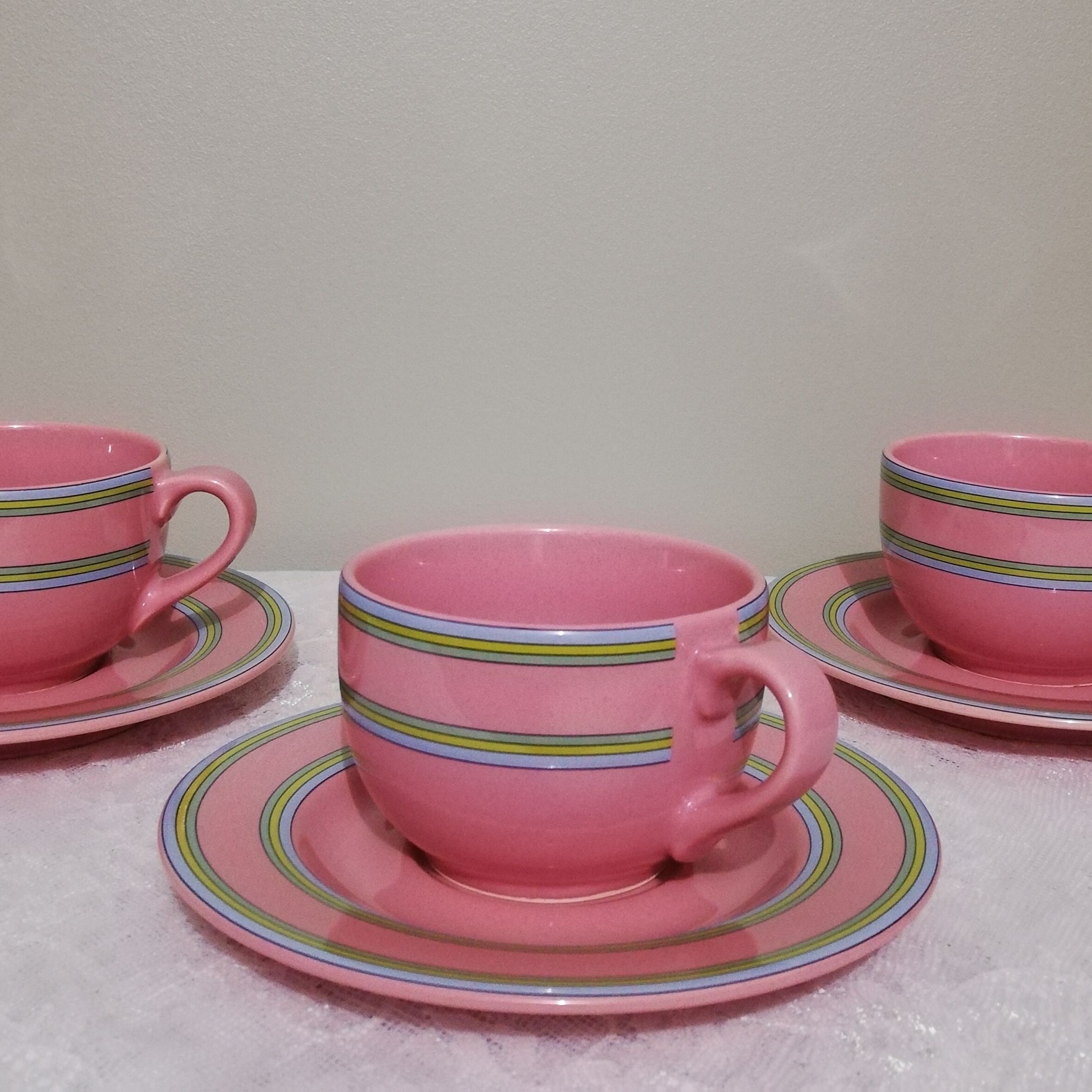 Trois tasses à café ou à thé en céramique allemande