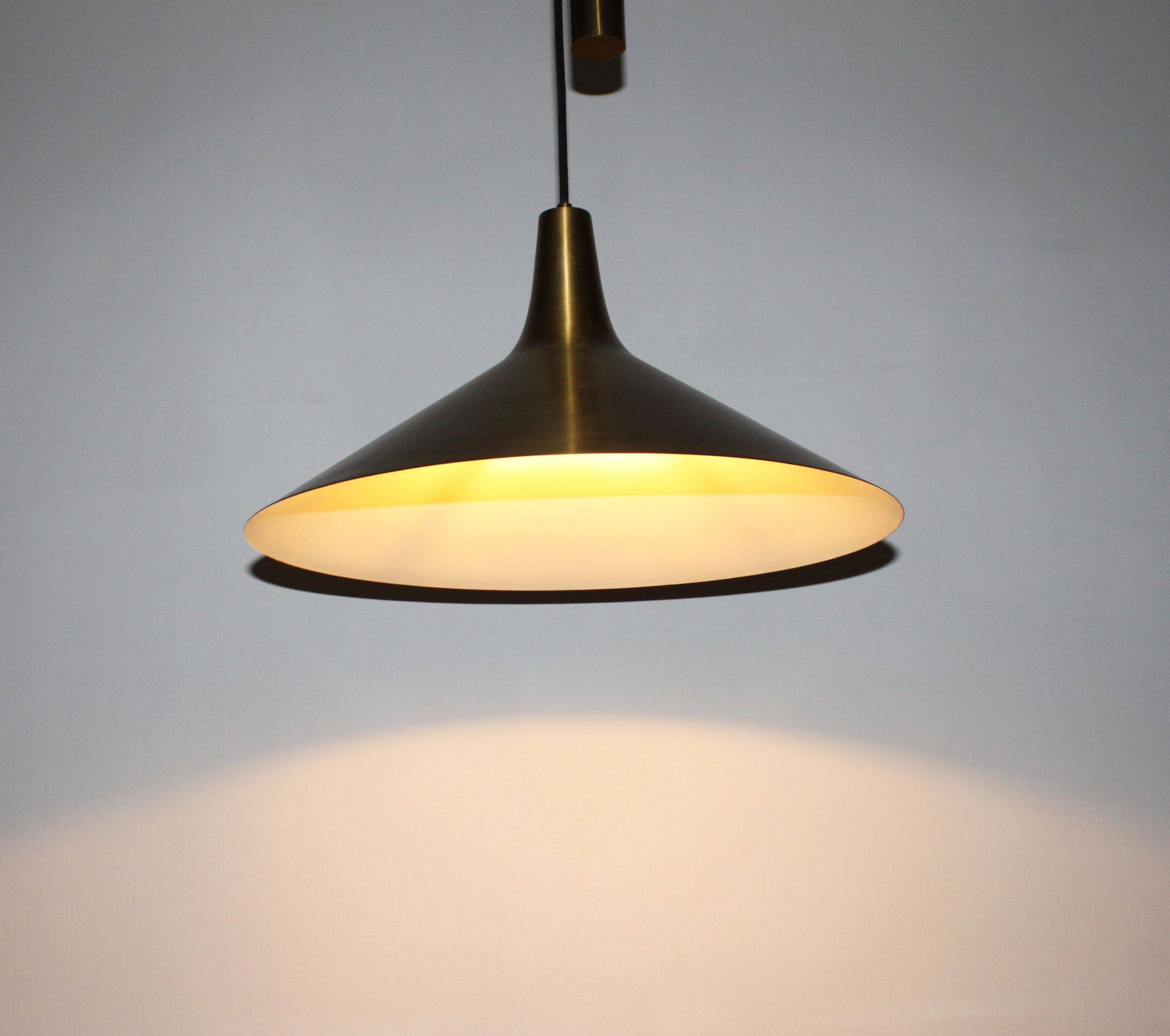 Suspension à contrepoids « Fujiyama » par Th. Valentiner, Copenhague, Danem