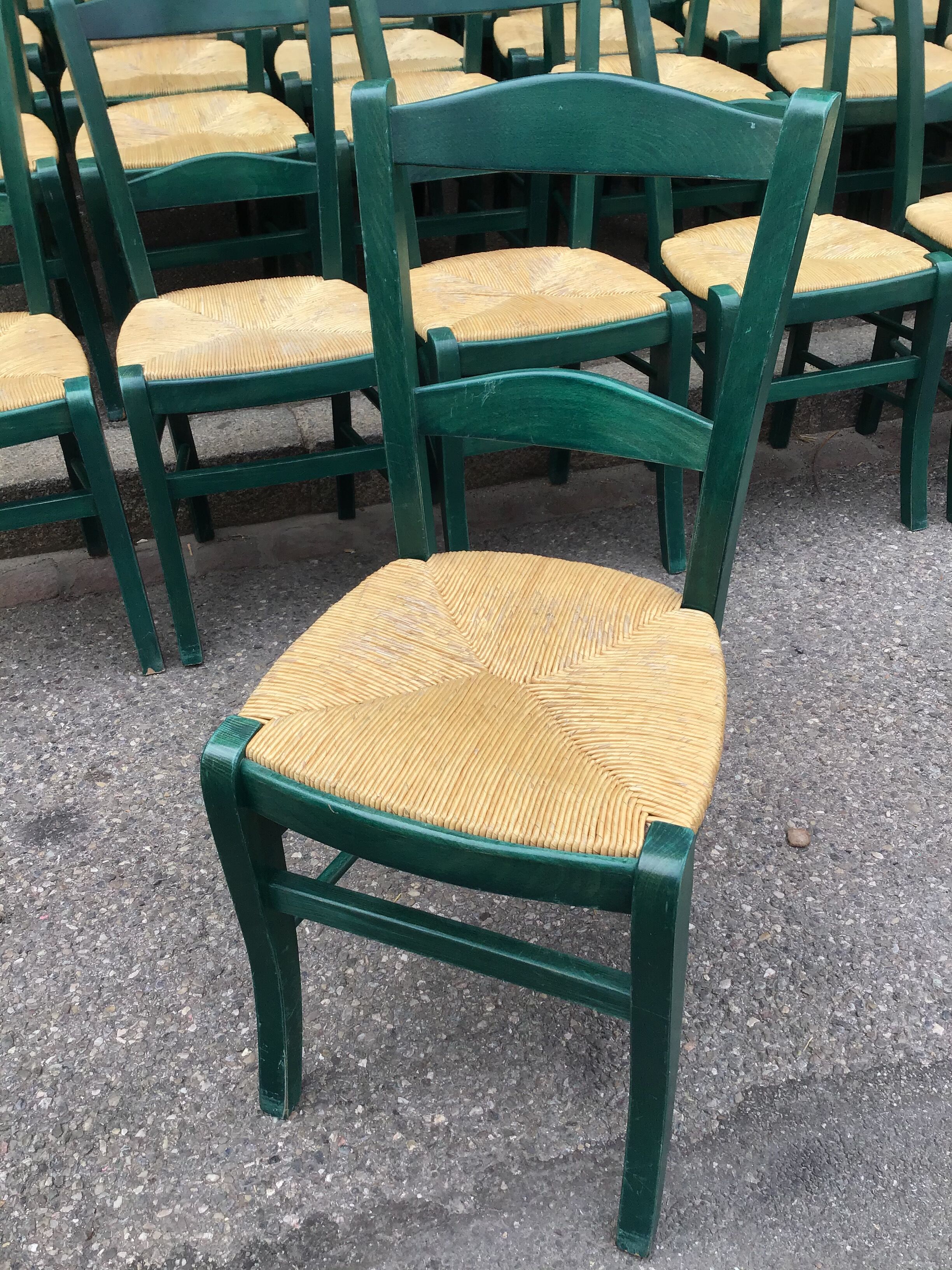 Lot de 70 chaises bistrot restaurant vintage
