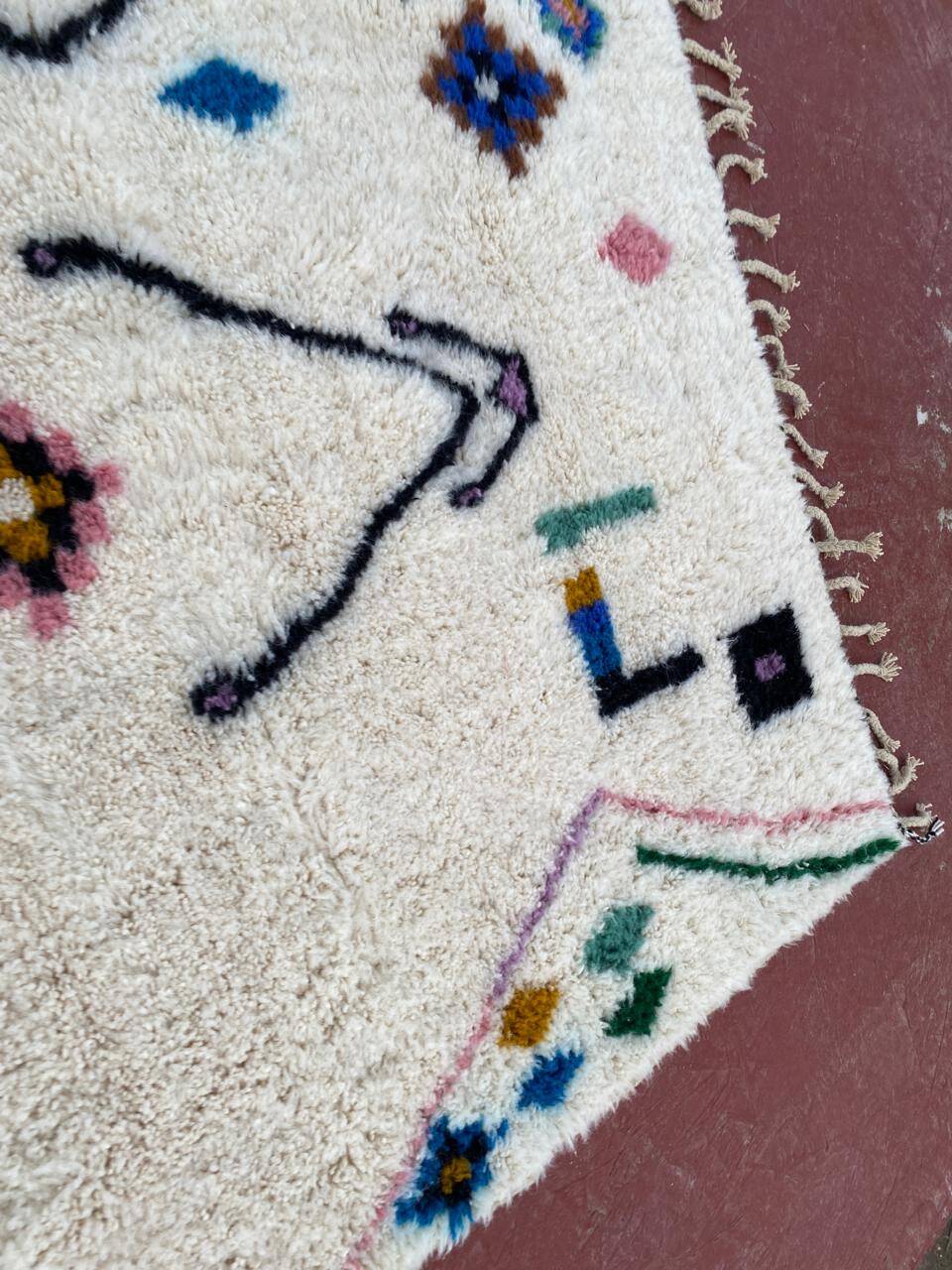 Tapis berbère Beni Ouarain 300x200 cm – Laine écrue motifs symboliques