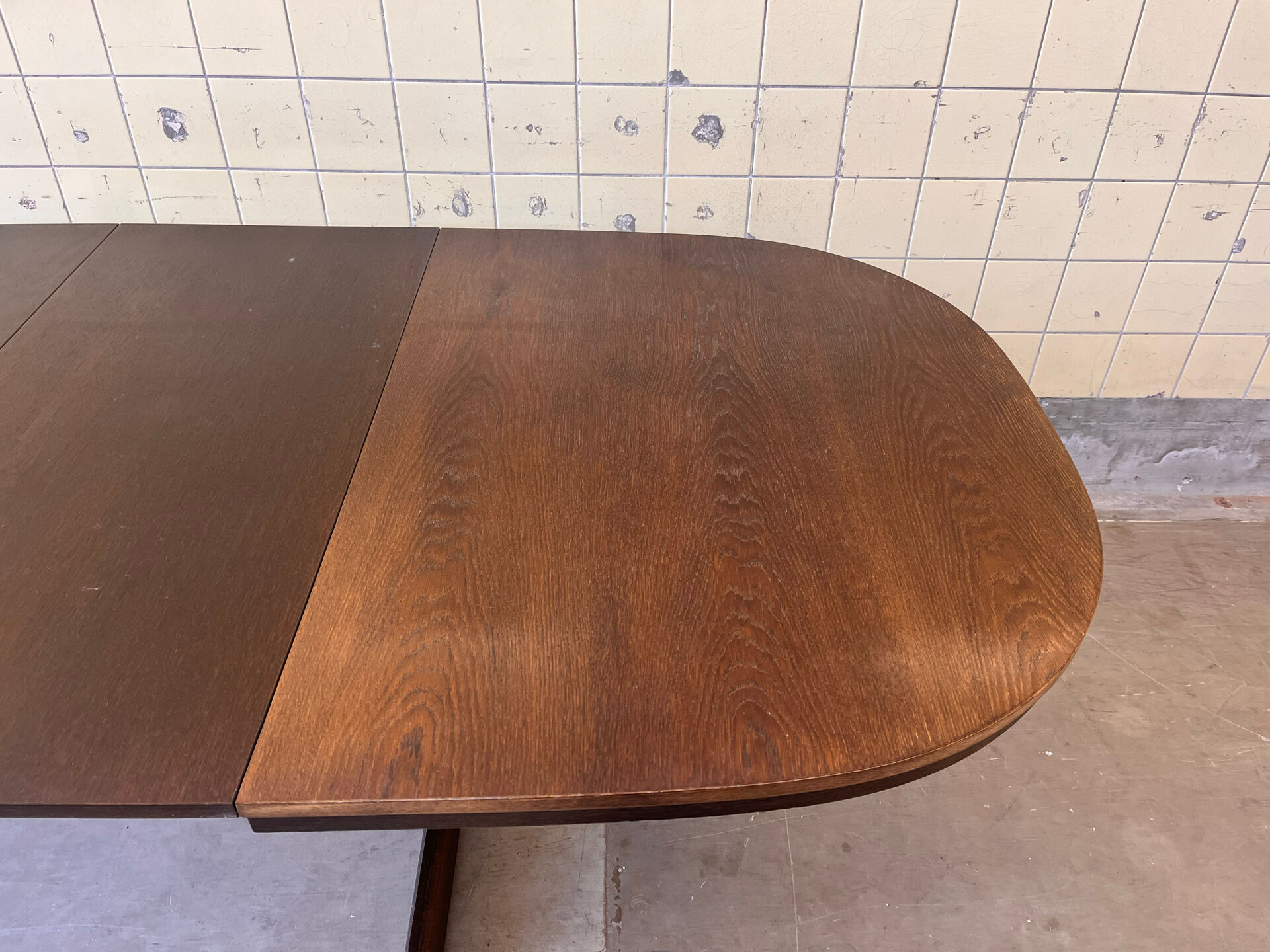 Oval dining table by Farstrup