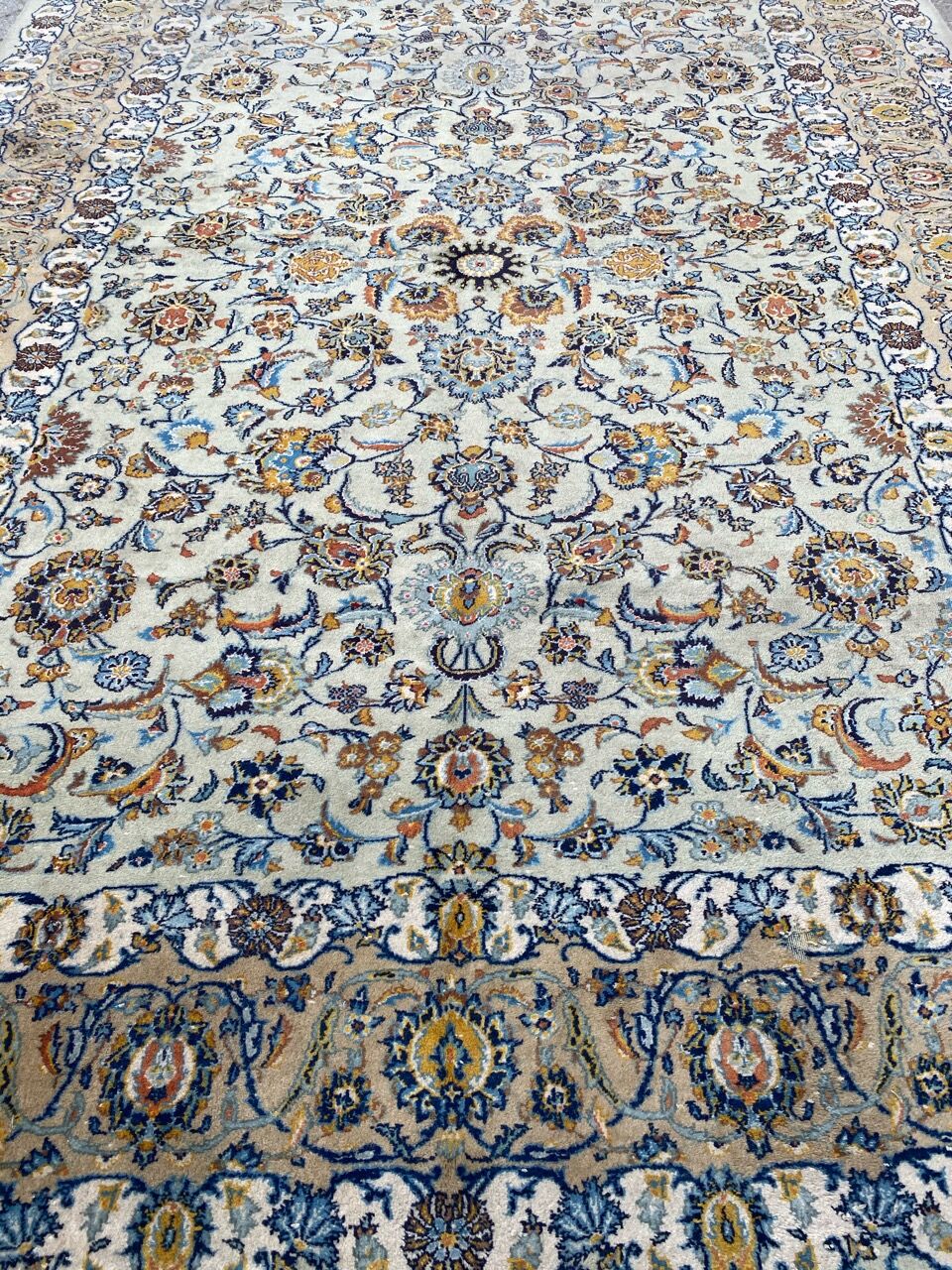 Beautiful large vintage Persian carpet of Kashan 230x330 cm