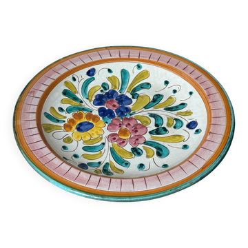 Mediterranean dish with floral decoration