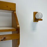 Duo d'étagères vaisselier de Charlotte Perriand