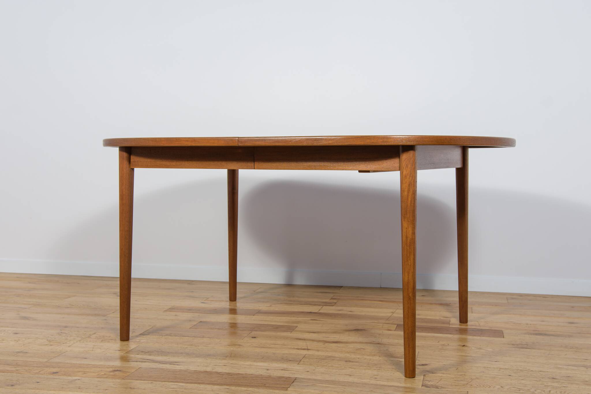 Table à manger en teck par Nils Jonsson Hugo Troeds, Suède, 1960s
