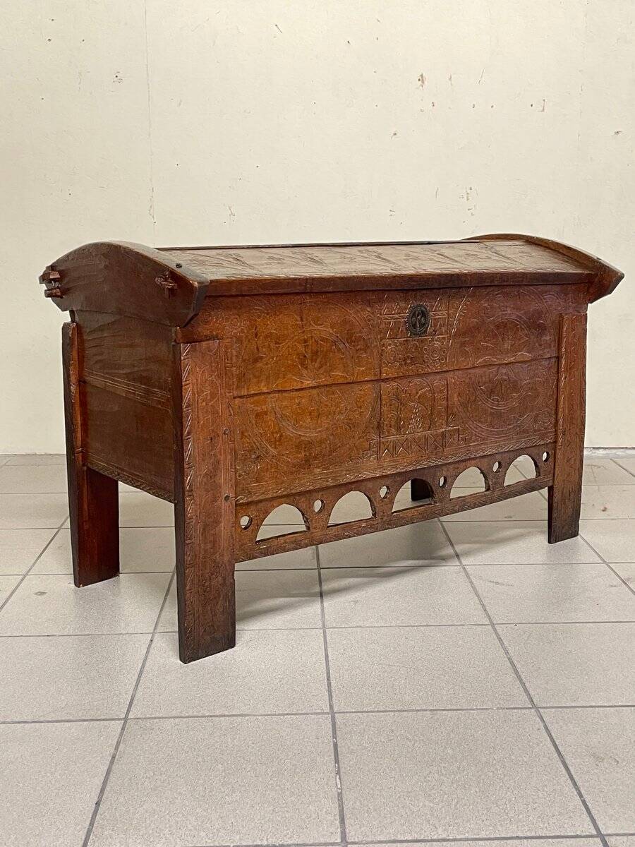 Antique beech chest of drawers, 19th century