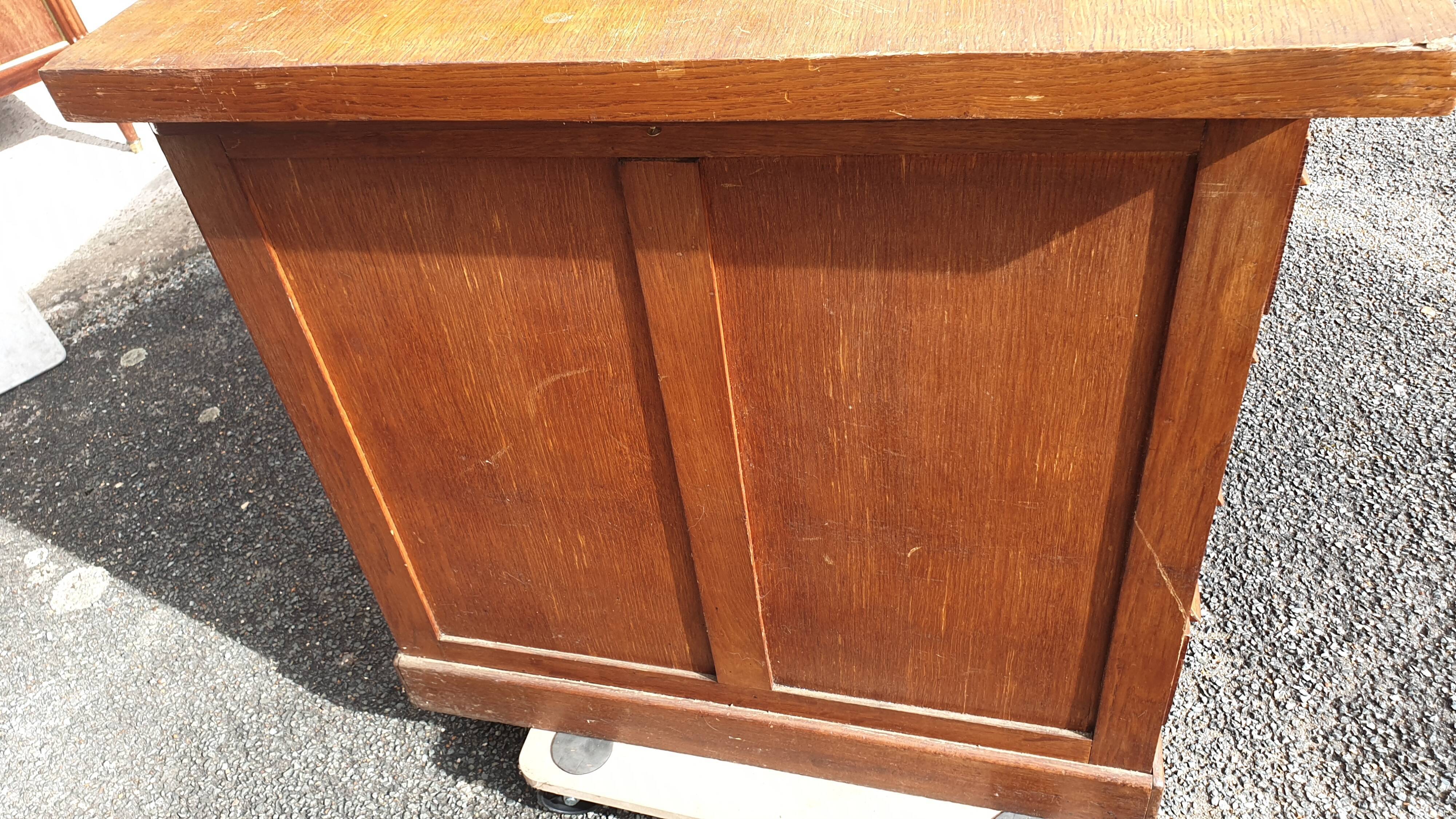 Administrative office 40/50s