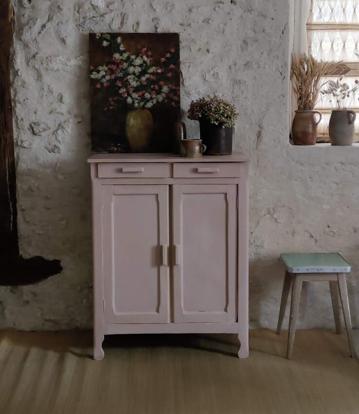 Pink Parisian buffet