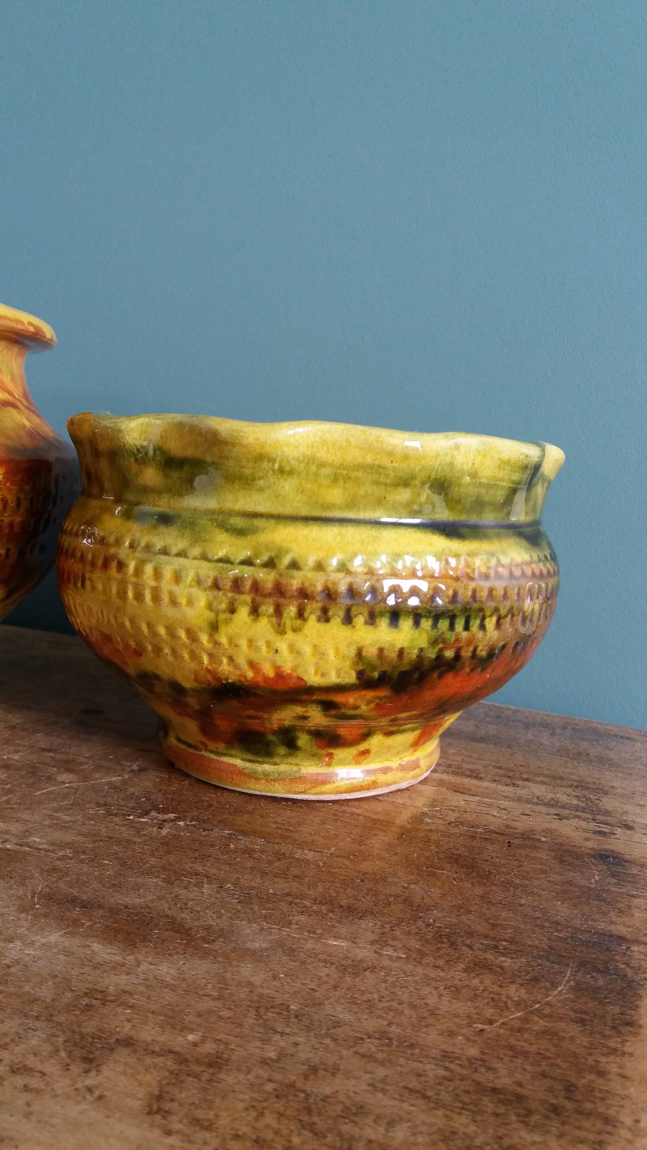 Flower pots, Provençal pottery in glazed terracotta.