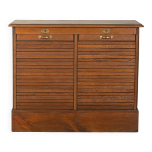 Cabinet à volets roulants