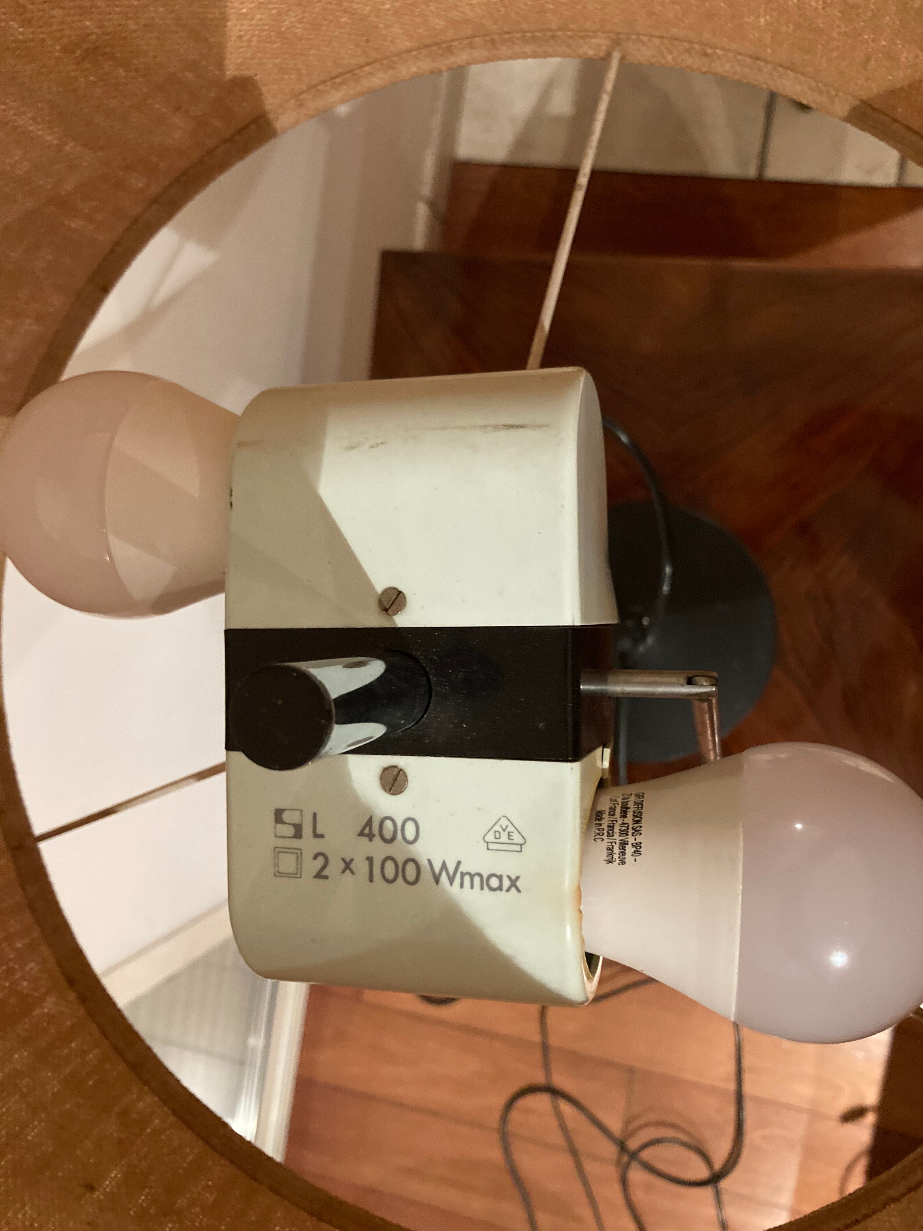 Height adjustable 70s lamp