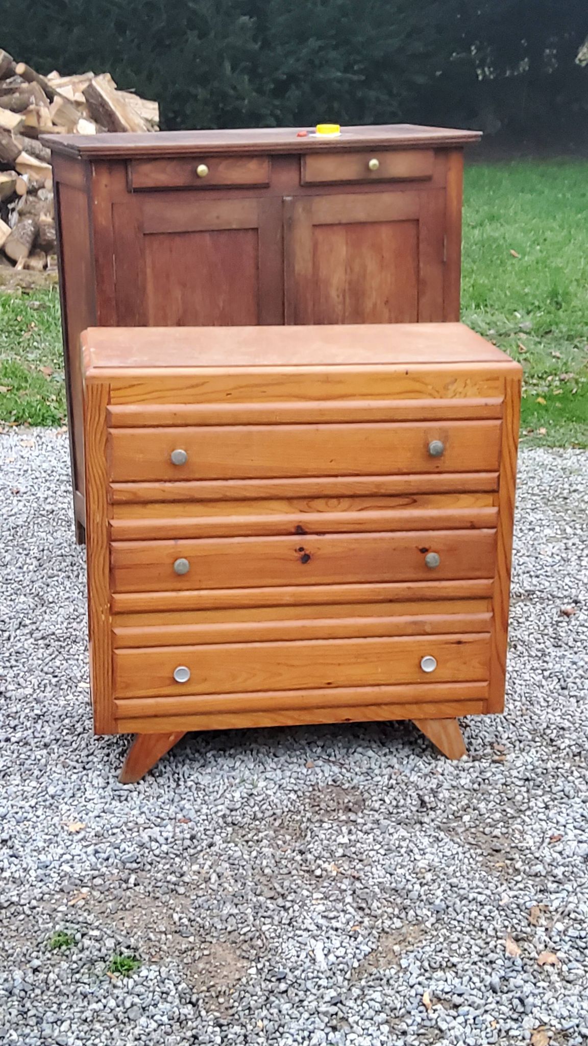 Vintage chest of drawers from the 50s with compass feet and 3 drawers