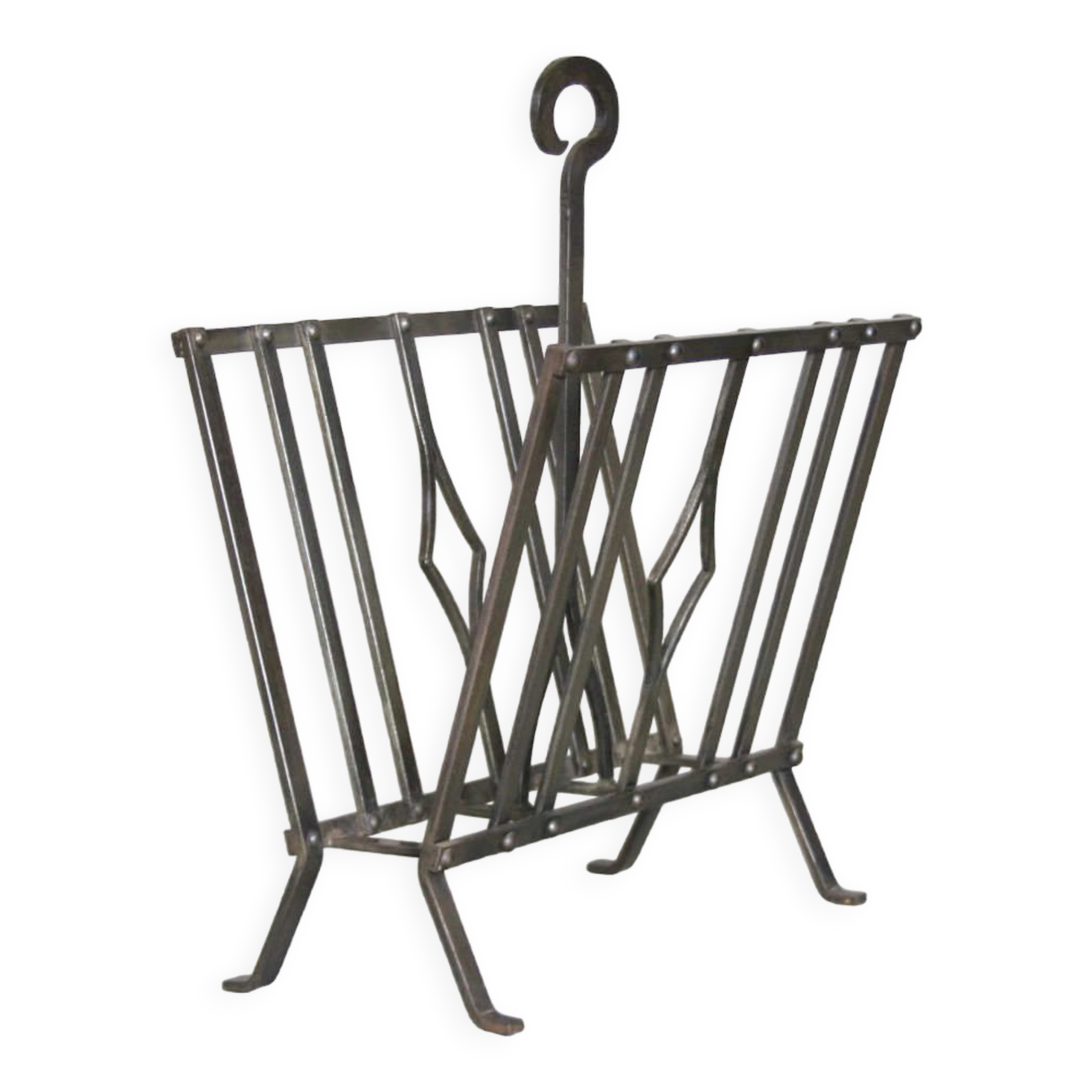 Metal magazine rack