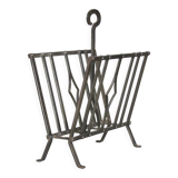 Metal magazine rack