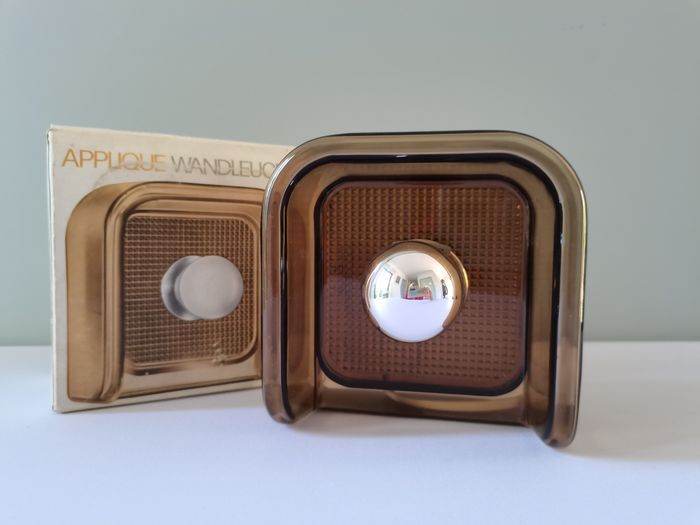 Guzzini sconce by Makio Nasuike