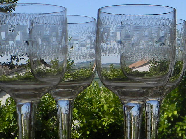 Set of 4 old balloon glasses in blown glass, engraved frieze