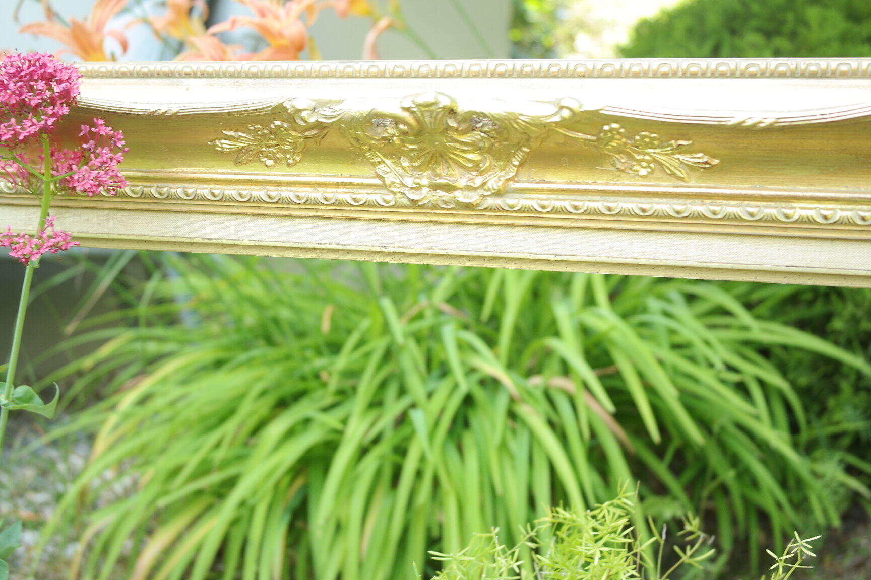 Cadre Montparnasse doré style Louis XV 109 x 63