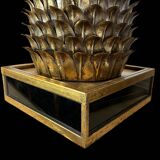 Pineapple-shaped lamp. in the "jansen of the 70s" style in metal.