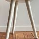 Tabouret tripode bois blanc vintage