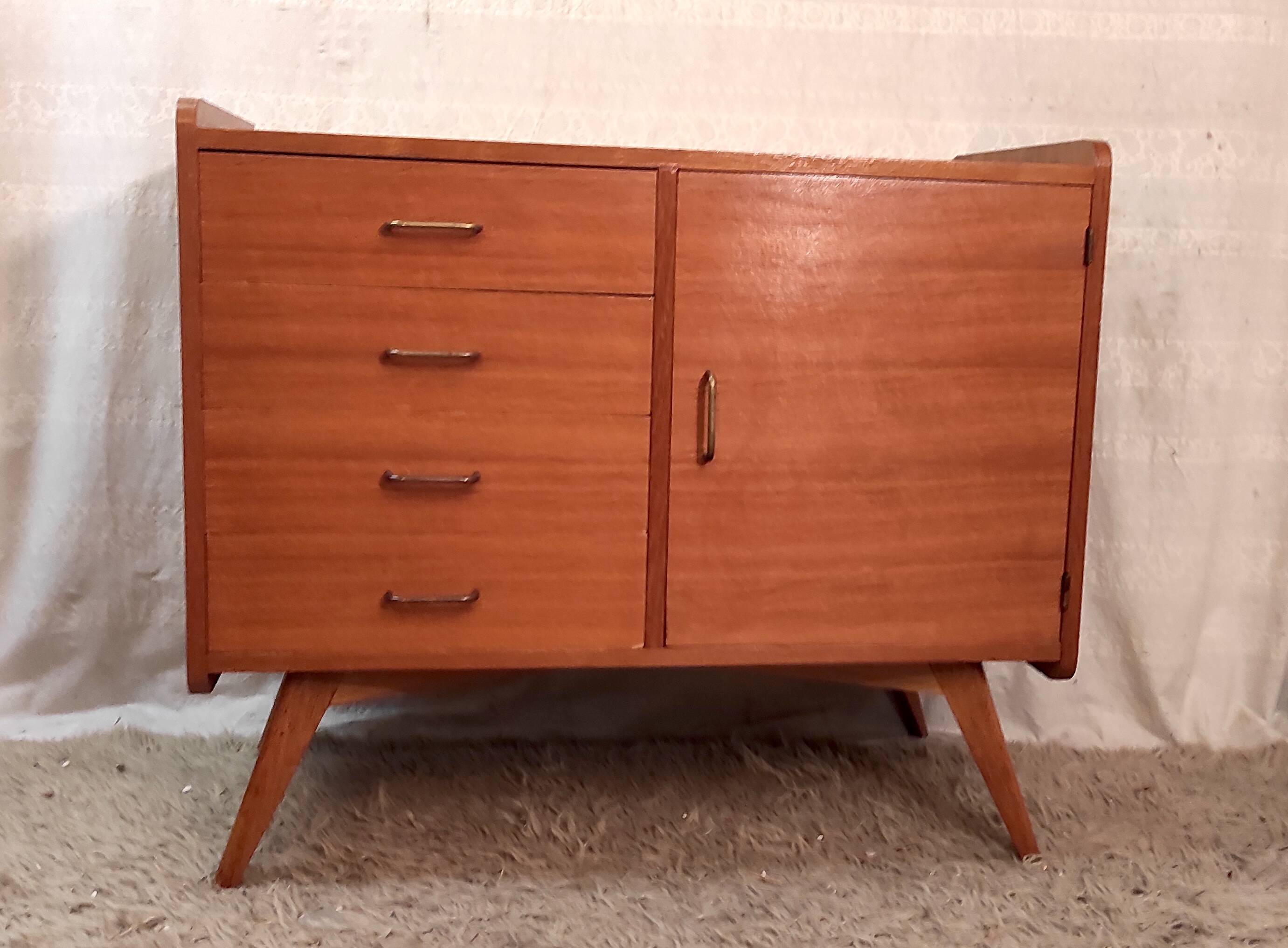 Commode en chêne, pieds compas, années 60
