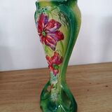 Paire de vases en barbotine art nouveau