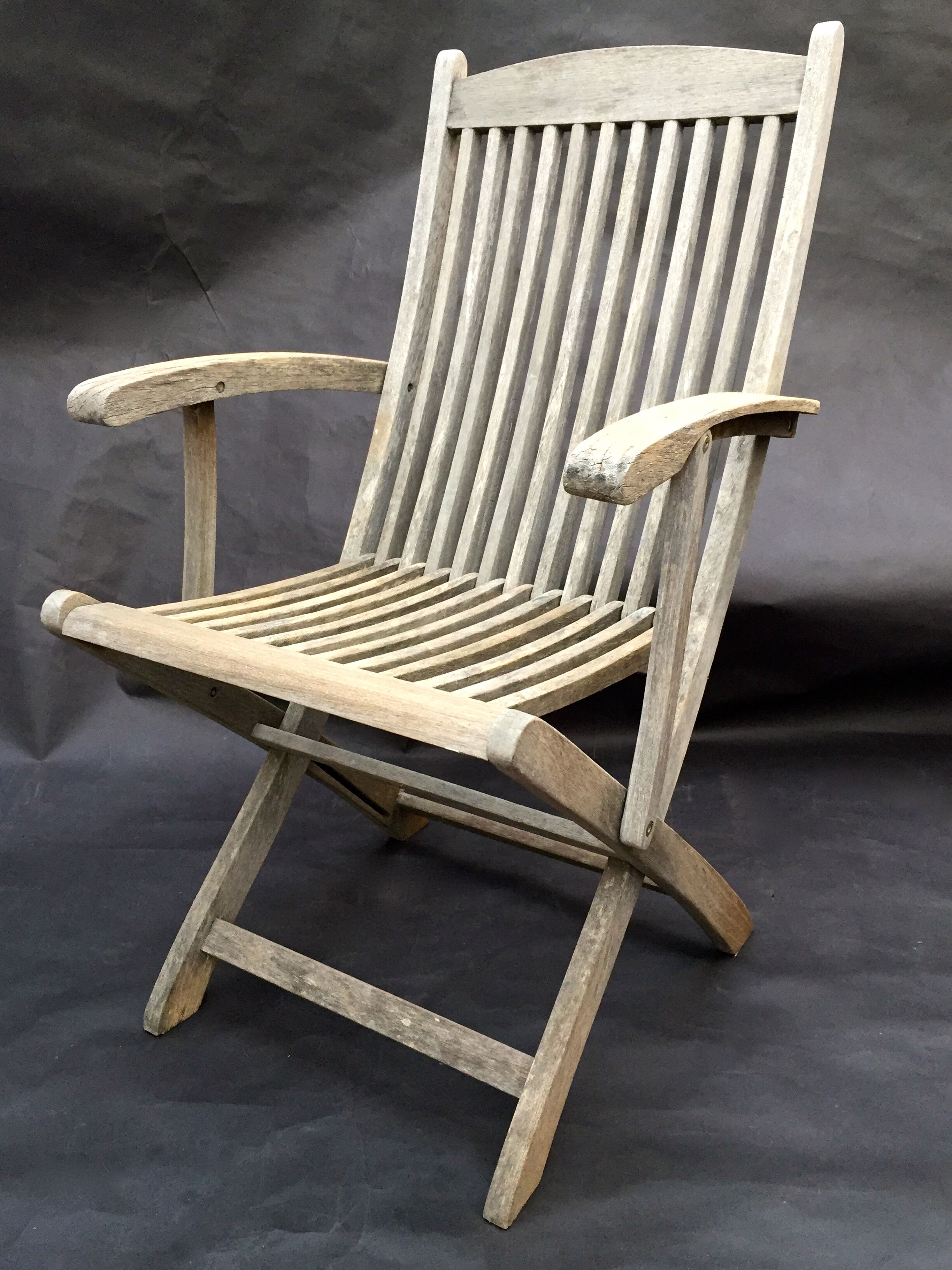 3 vintage folding garden chairs made of River Han teak