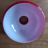 Globe en verre de couleur rouge