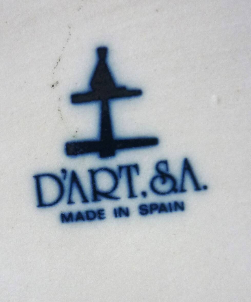 Large porcelain figurine, dog, setter, hunting, signed d'Art SA, vintage