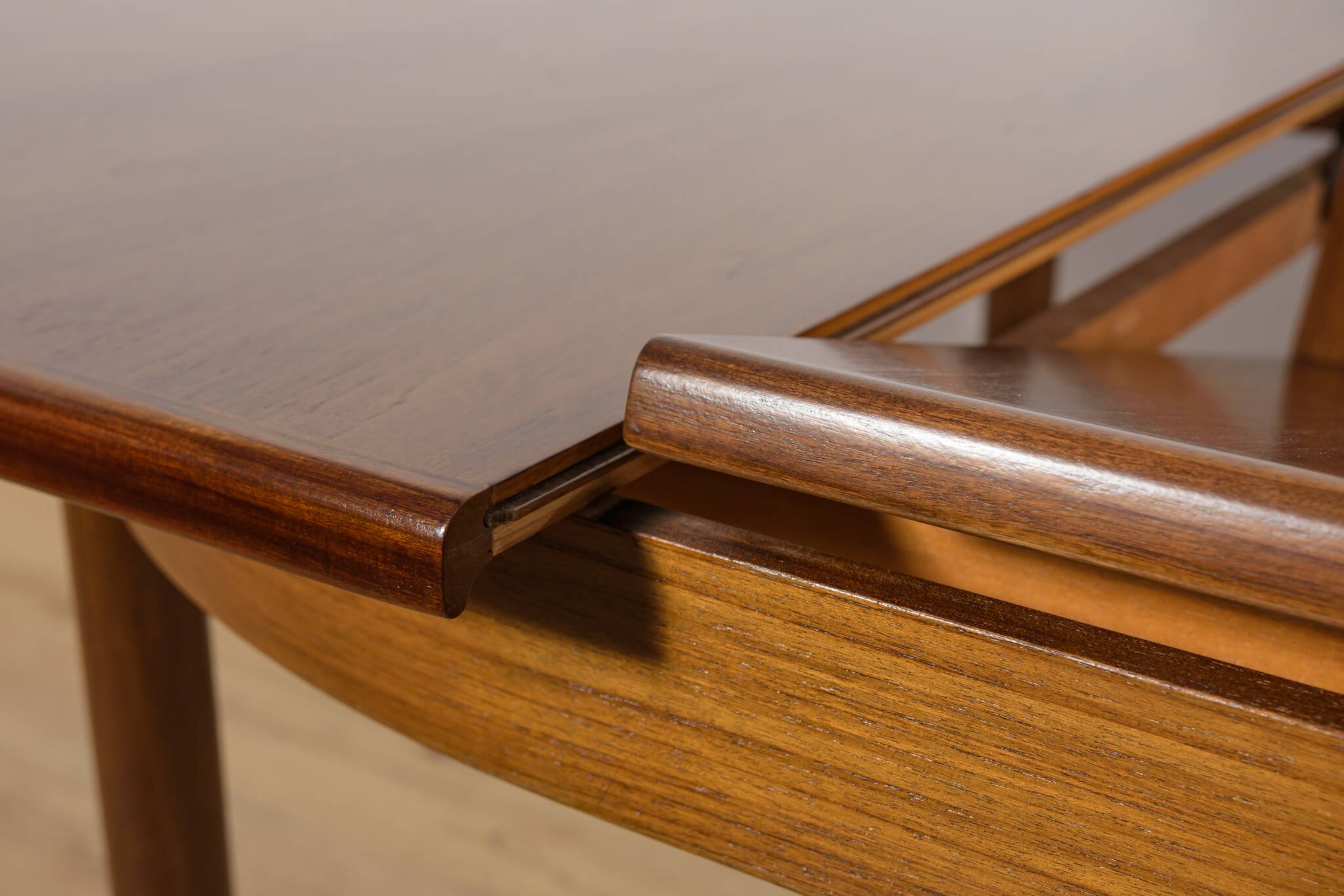 Mid-Century Modern Oval Dining Table in Teak from G-Plan, United Kngdom.