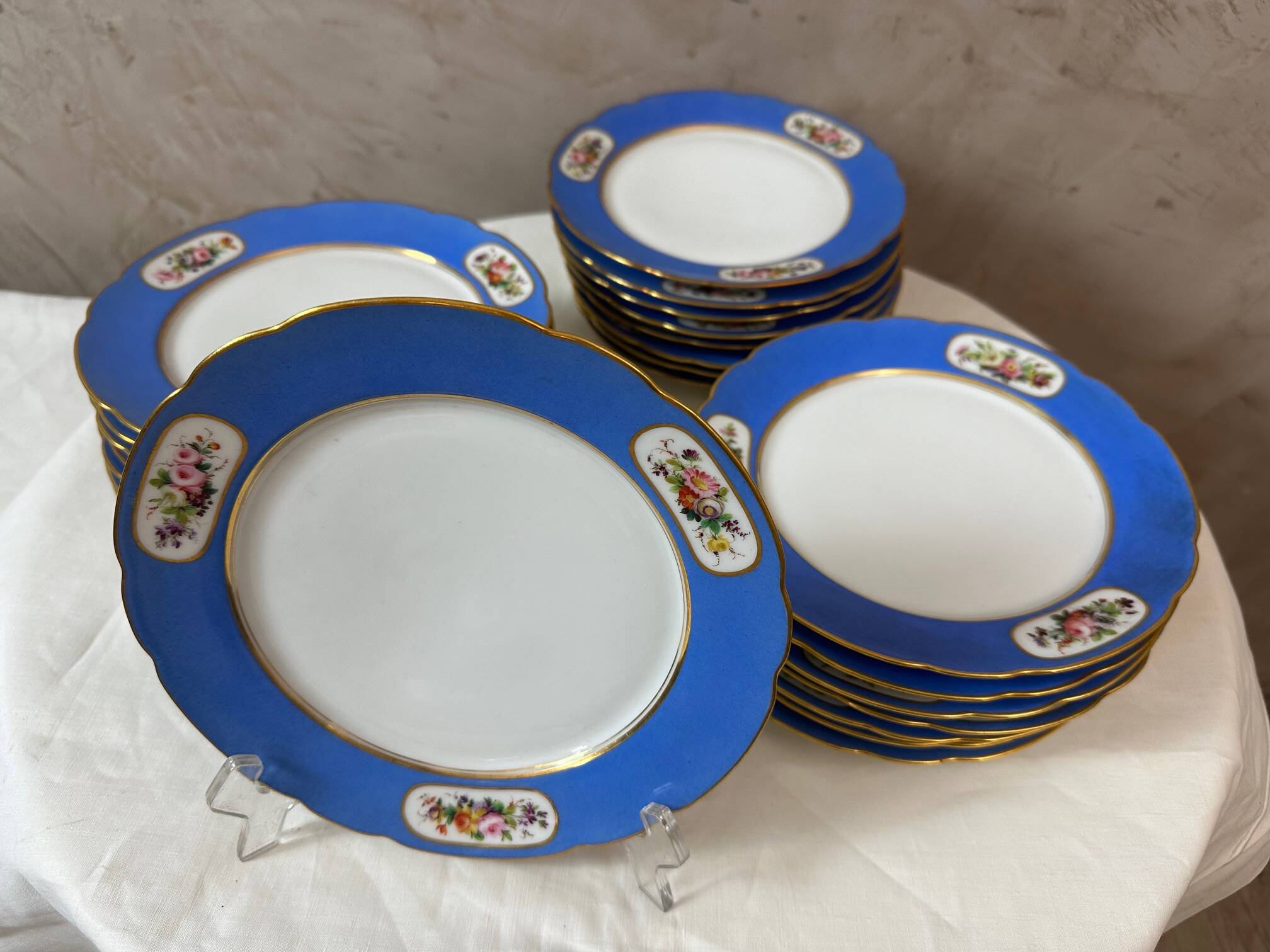 Porcelain service from Paris