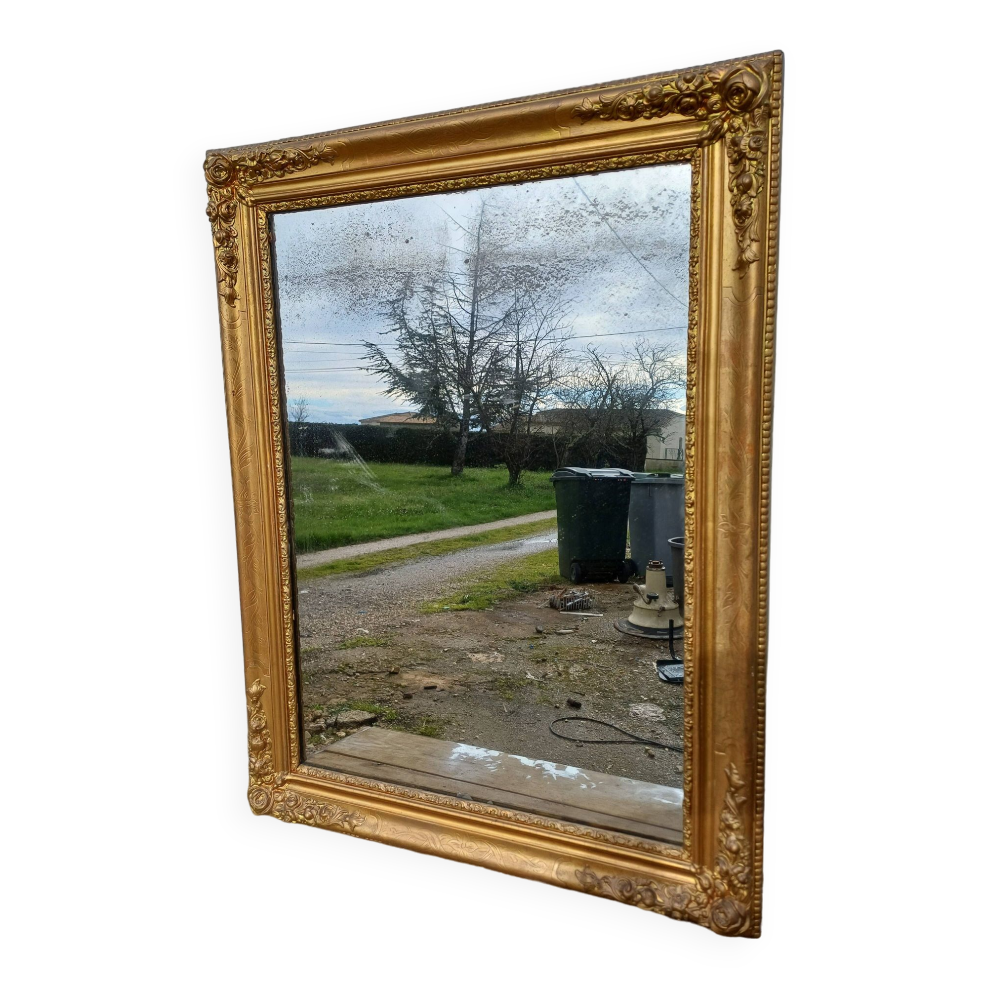 Wood mirror and golden Stuk