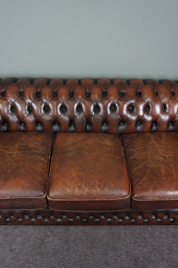 Chesterfield sofa 2.5 seats in cowhide leather