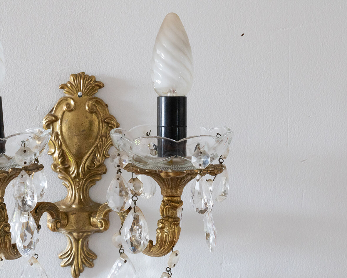 Bronze wall lamp with grapevines