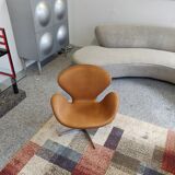 Arne Jacobsen Swan chair by Fritz Hansen