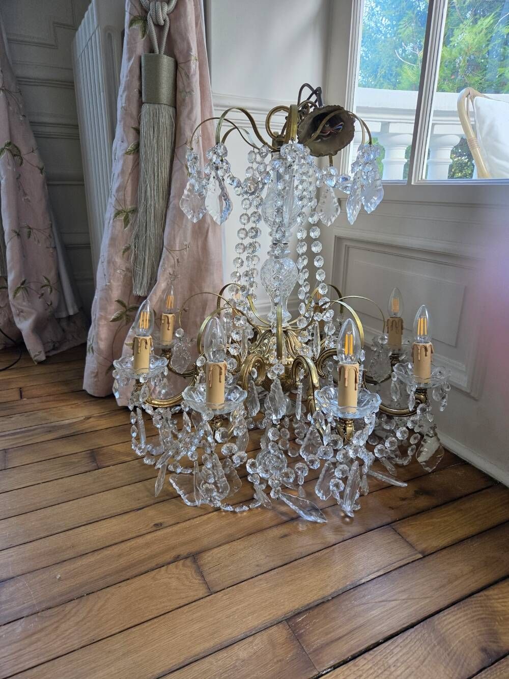 Large butterfly chandelier in glass and gilded metal - Louis XV style