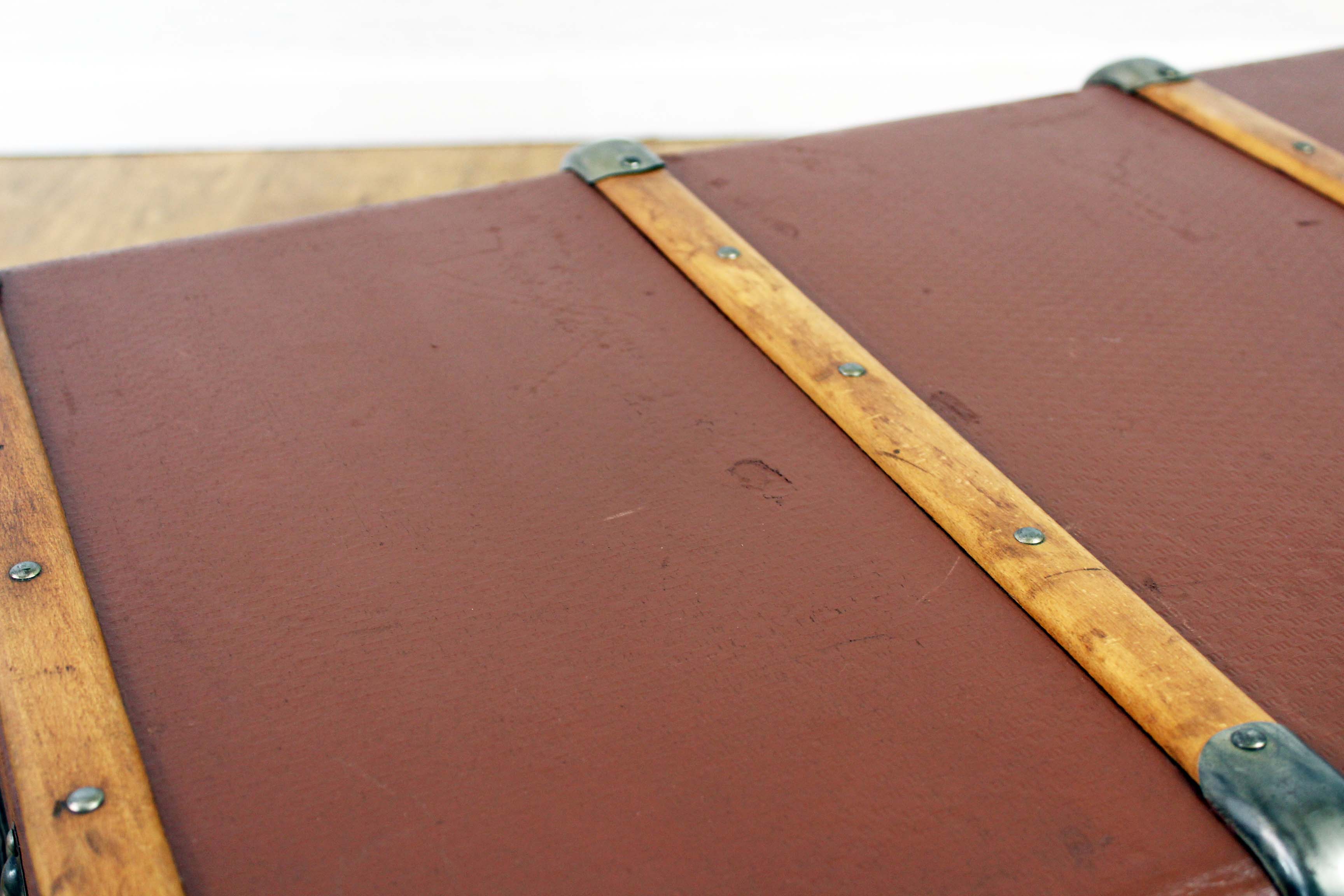 Trunk or suitcase of the 30s