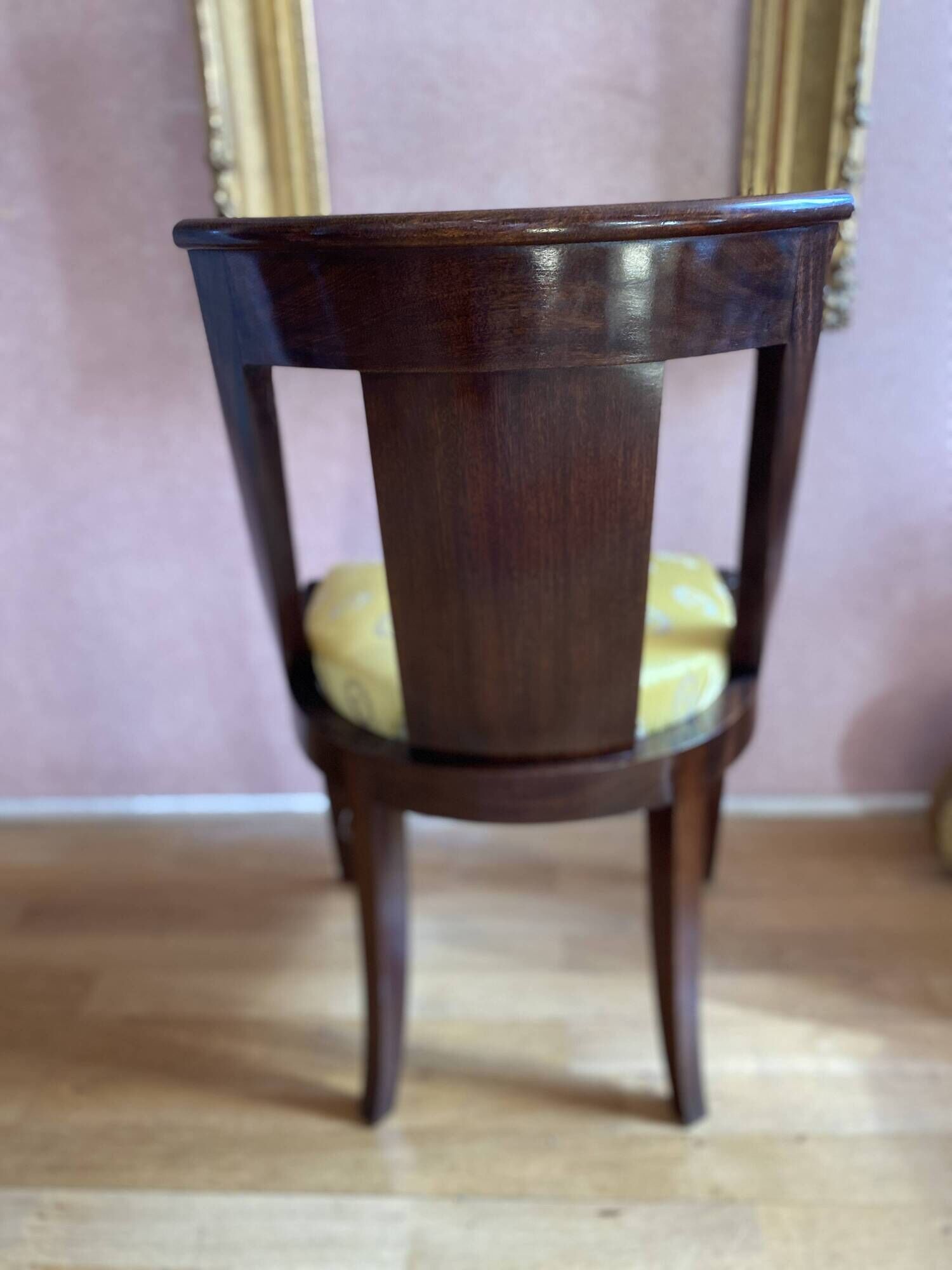 6 mahogany gondola chairs.