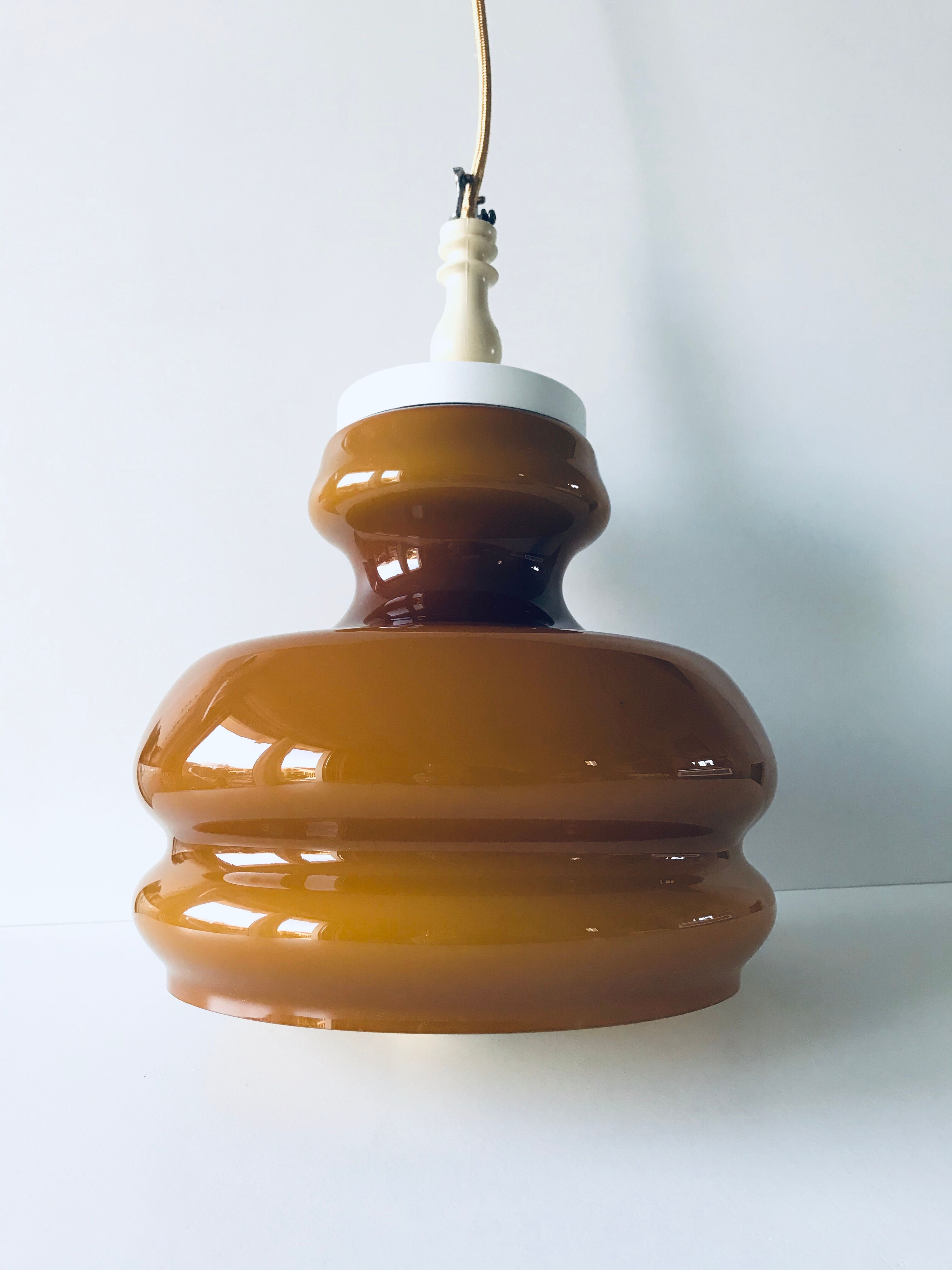 Caramel opaline suspension