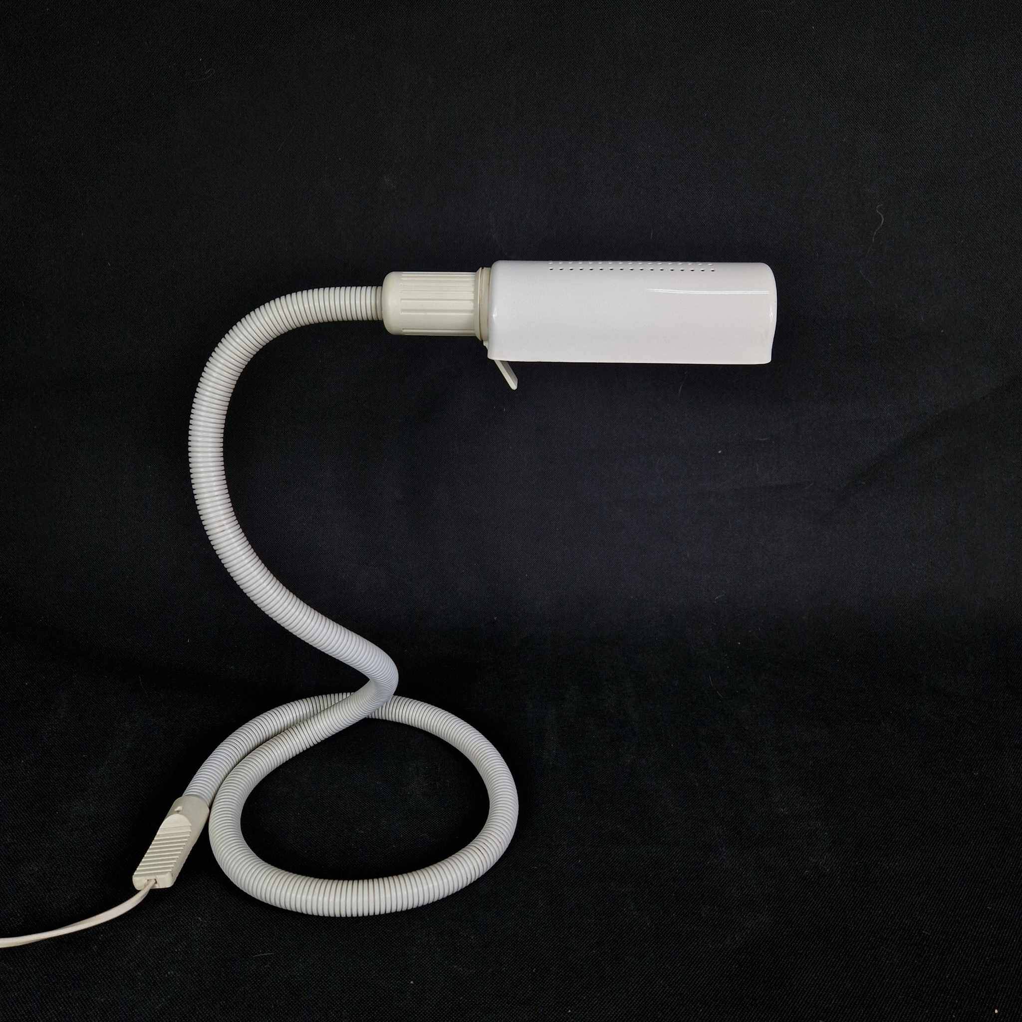 Lampe de bureau design Seneca des années 80 fabriquée en Suède.